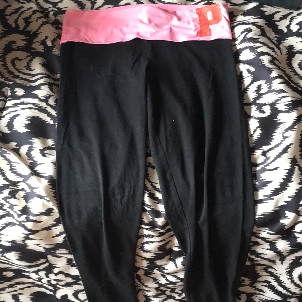 Victoria’s Secret Pink leggings